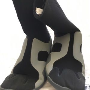Voodoo 5mm Covered Split-Toe Surf Boot